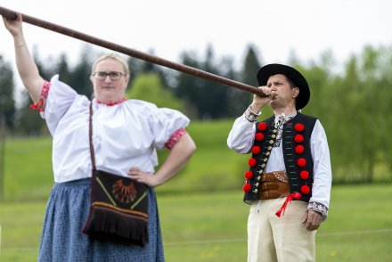 Wiślański Wygón Łowiec gra na trombicie